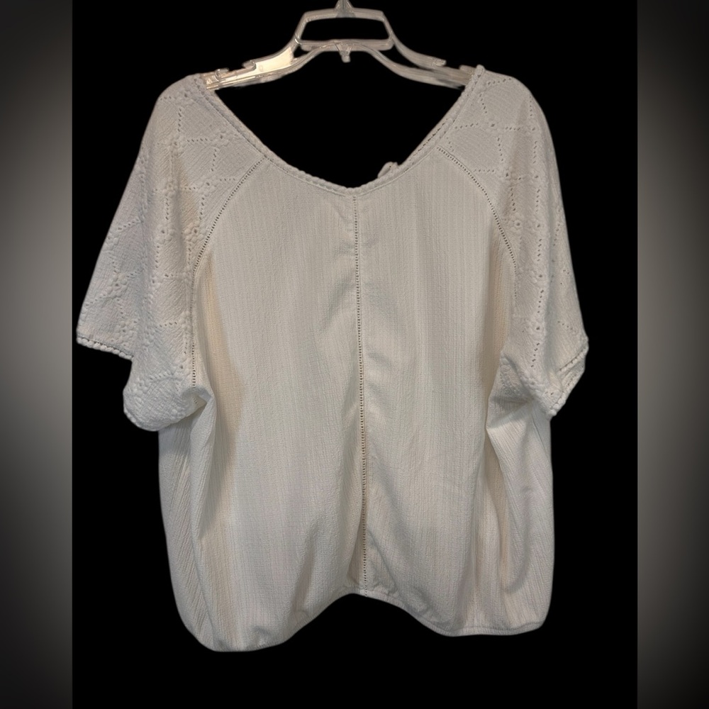 Tribal Jeans White Embroidered Short Sleeve Women's Top V-Back Size Large